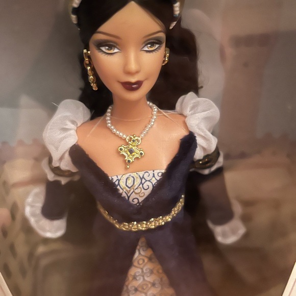 Renaissance Barbie - NEW in box - Picture 2 of 3